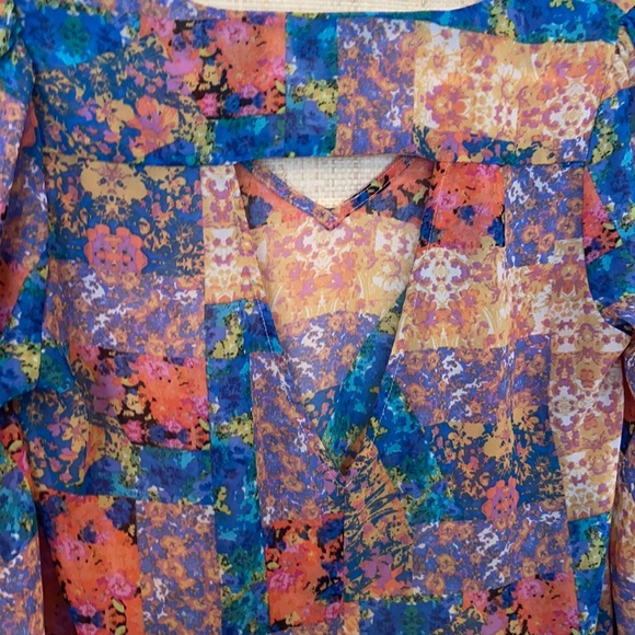 Aqua blouse, Size XS, open back - Picture 3 of 3